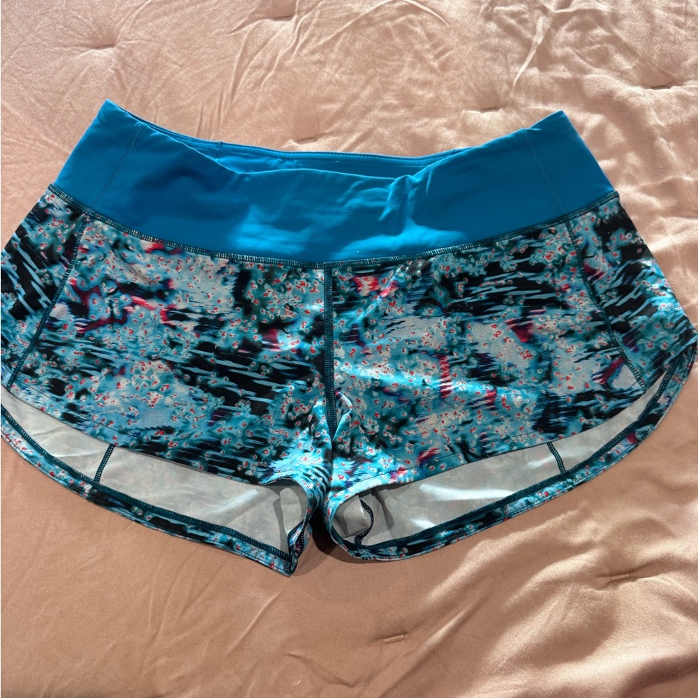 Lululemon speed 2.5”Athletica Blue Patterned Athletic Shorts